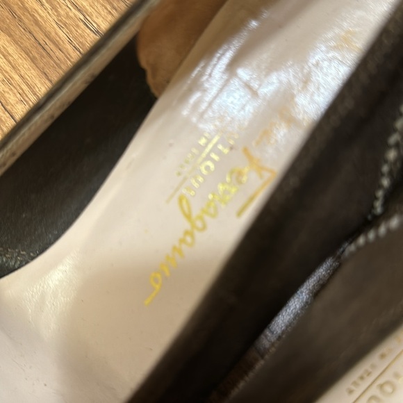 Salvatore Ferragamo Made in Italy Brown Suede/leather-1 1/4” heel, Size 9 1/2C - Picture 10 of 10
